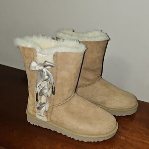 UGG Tan Boots with Cream Fur and Silver Bows